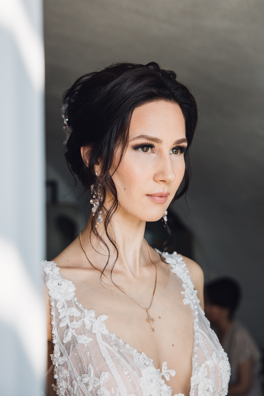 make up and hair stylist in santorini