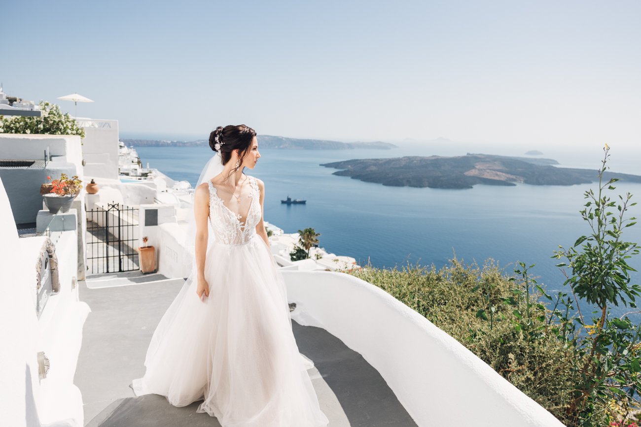 Bride photo session in Imerovigli Santorini Greece