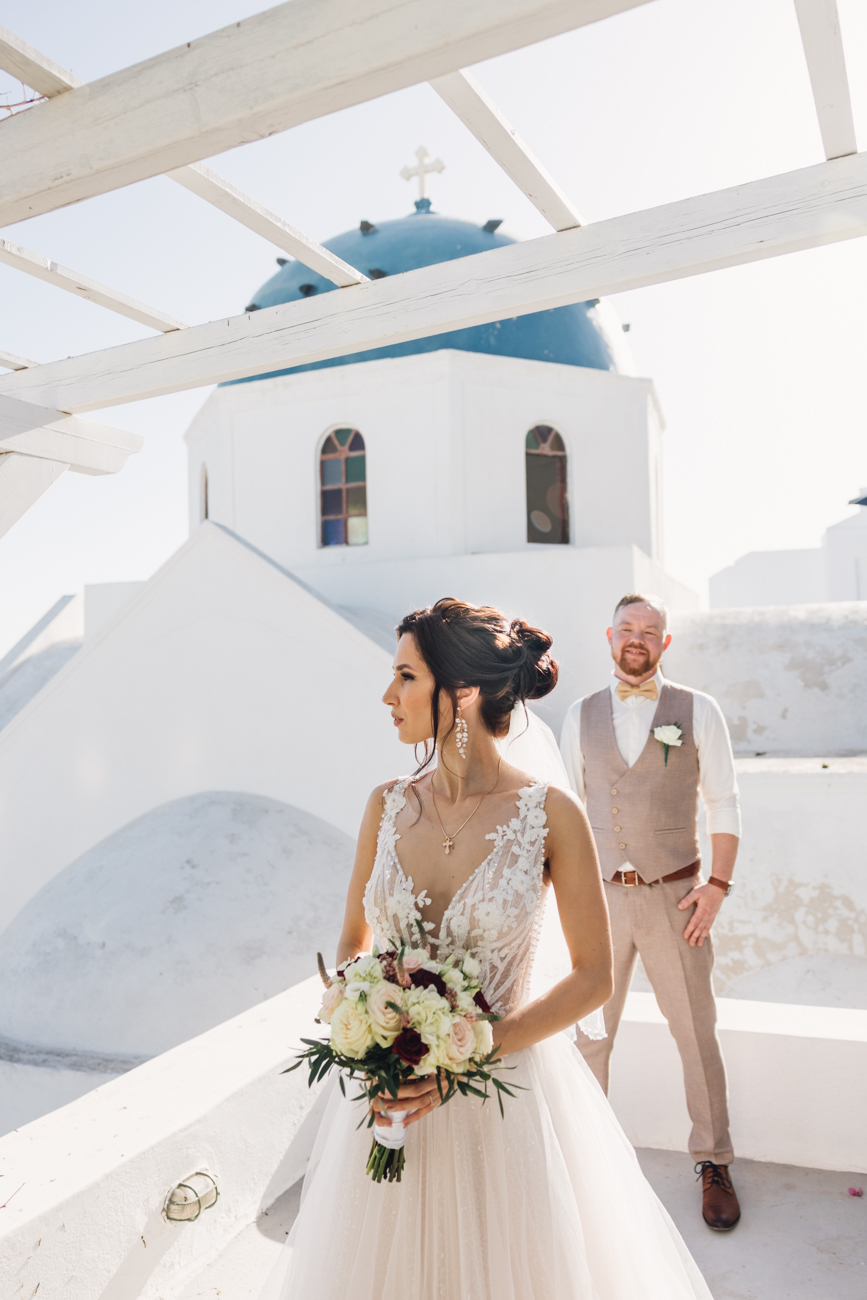 Couple wedding photo shooting Santorini