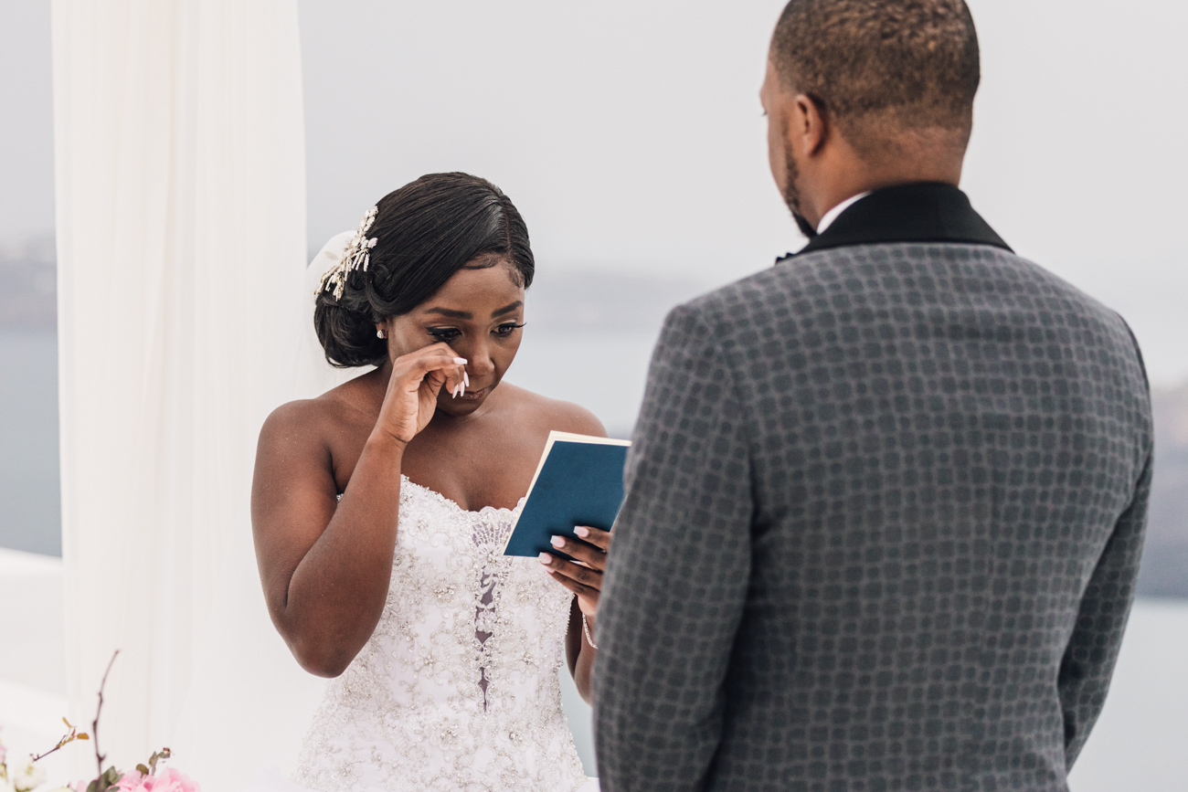 elopement photographer santorini - ceremony shooting