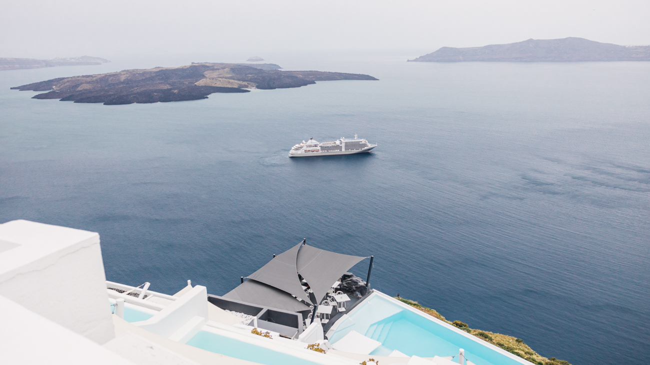 Firostefani volcano view